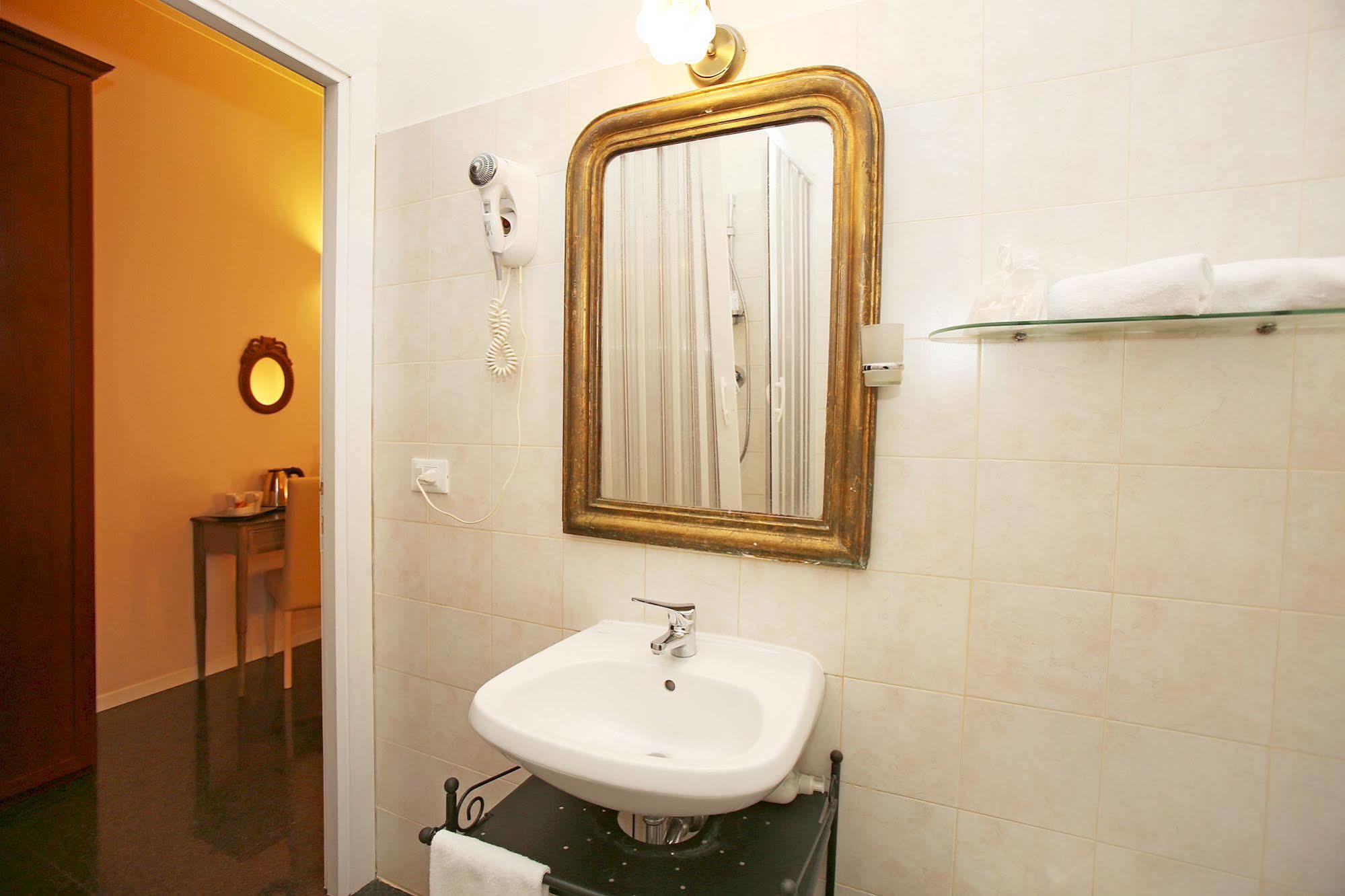 Amica Roma Guest House Екстер'єр фото